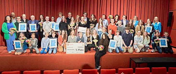 Verleihung des HISTORY-AWARD 2023 am 6. Mai 2023 in München: Alle anwesenden Teilnehmerinnen und Teilnehmer des HISTORY-AWARD 2023  (Copyright: Gert Krautbauer für The HISTORY Channel) 